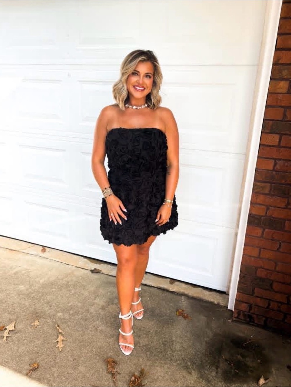 PrettyLittleThing BLACK FLORAL RUFFLE A-LINE DRESS - Picture 2 of 5